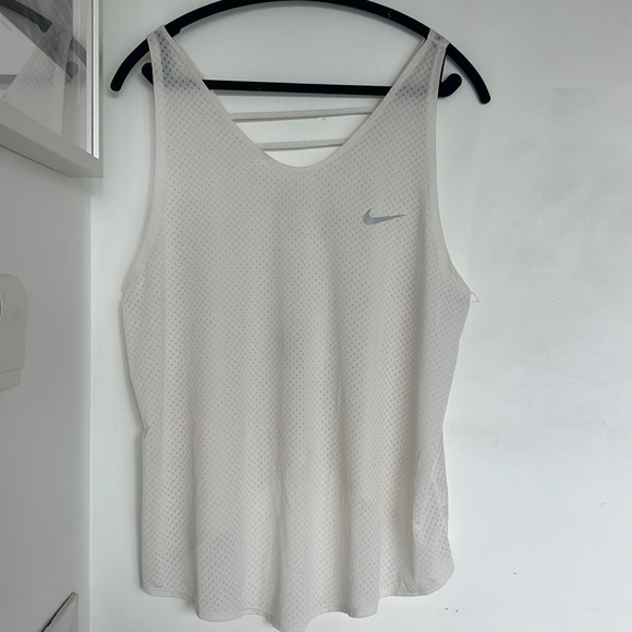 NIKE Athletic Top - Picture 1 of 3
